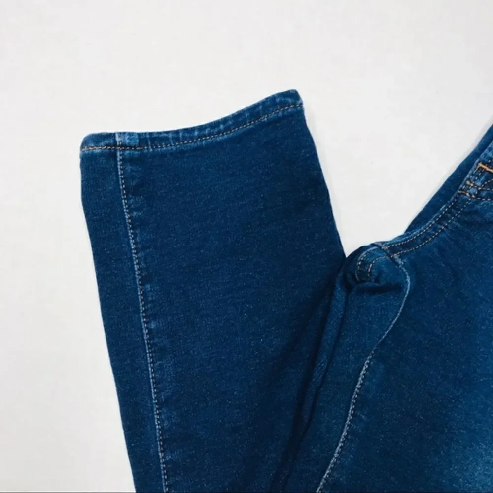 𝅺gap Boys Skinny Jogger Jeans in Dark Wash